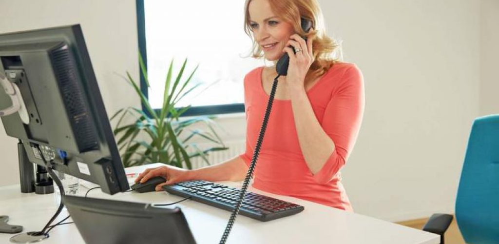Ein ergonomischer Arbeitsplatz kann bei Rückenbeschwerden viel bewirken