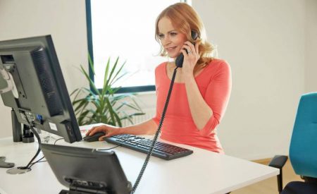 Ein ergonomischer Arbeitsplatz kann bei Rückenbeschwerden viel bewirken